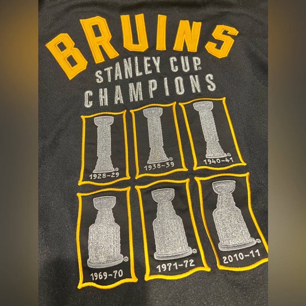 BNWT Bruins Stanley cup track jacket
